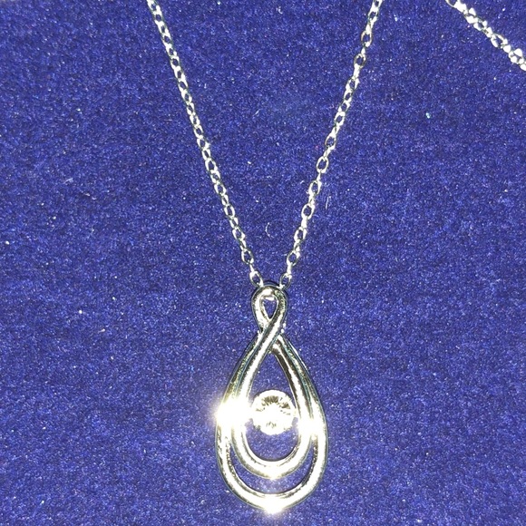 Shimmering Stars Collection Jewelry - Diamond Pendant & Necklace